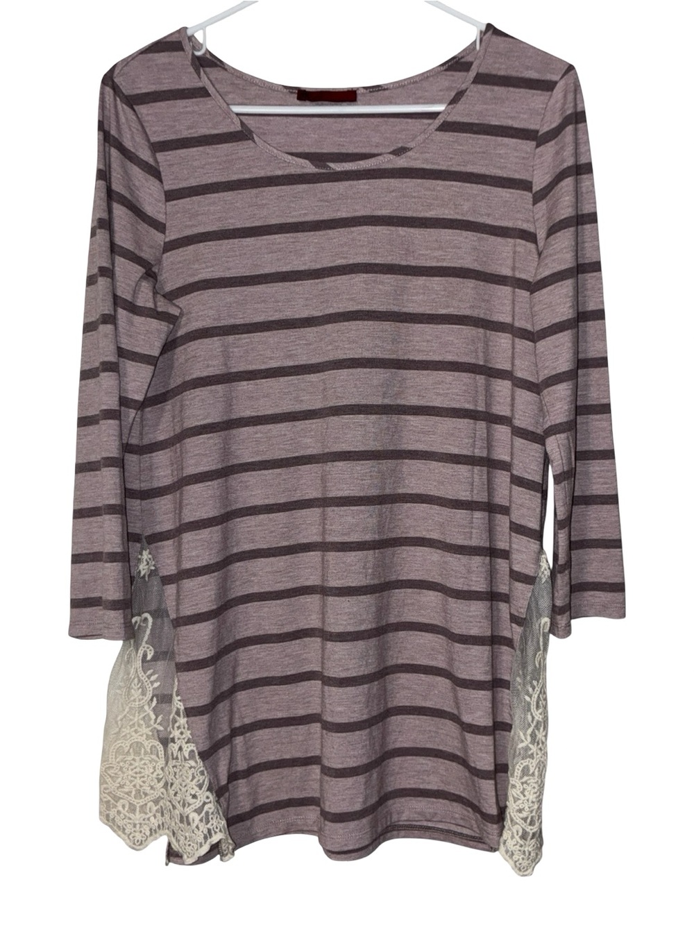 ✨ Red by BKE Soft Striped Lace Side Top Medium Excellent condition